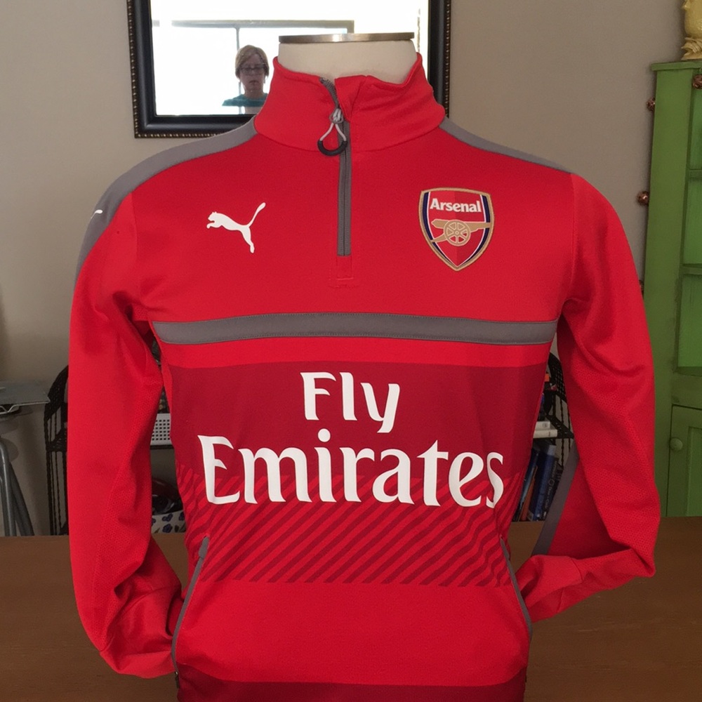 Puma Arsenal soccer sweatshirt.